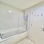 דירה Garden-view 2br - Free Parking & Wifi