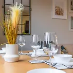 Ferienhaus Modern 5 Bedroom Townhouse With Free Parking *