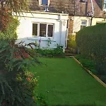 Beautiful Town House In Old Cathcart Village, בית נופש *