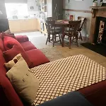 בית נופש Beautiful Town House In Old Cathcart Village,