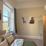 Apartment Romantic Brand New Flat, Centre