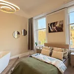 Romantic Brand New Flat, Centre * Glasgow