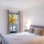 Riverside West End דירה *