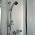 Trefoil - 2 Bedrooms Glasgow