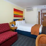 Express - - Ctr Riverside By Ihg Отель