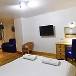 Victorian House Hotel 3*