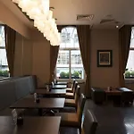 ホテル Arthouse 4*