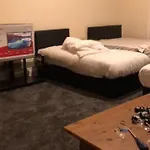 Renfrew At Centre Bed & Breakfast