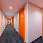 Easyhotel 2*