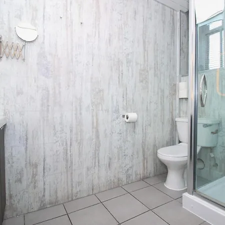 Отель Albion 3*