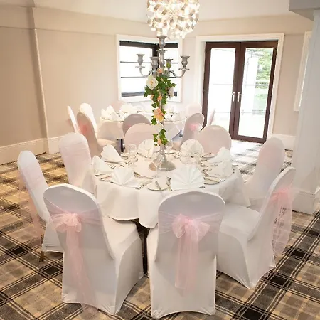 Crowwood And Alba Restaurant 호텔 Chryston