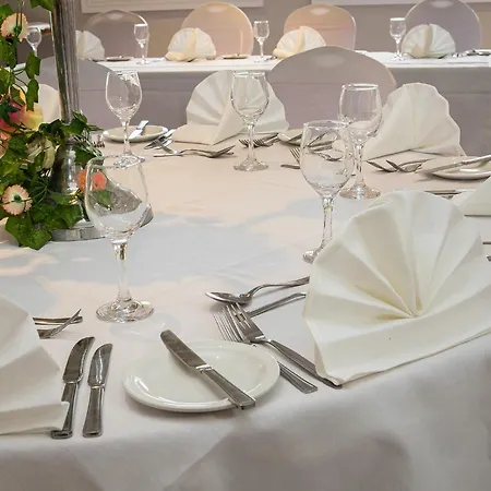 호텔 Crowwood And Alba Restaurant 3*