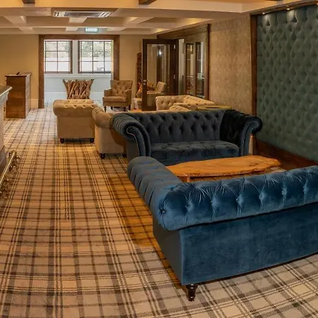 Crowwood And Alba Restaurant 3* Chryston