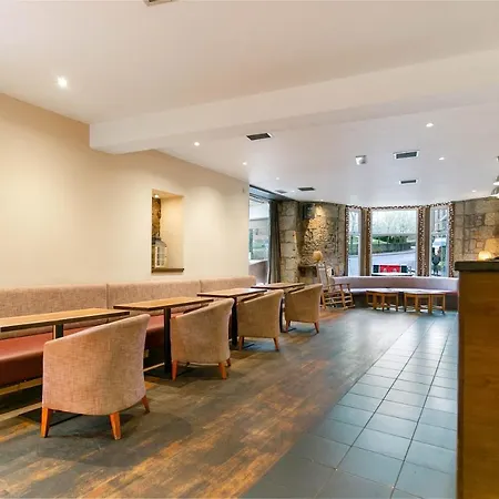 Hotell Oyo The Ivory 2*