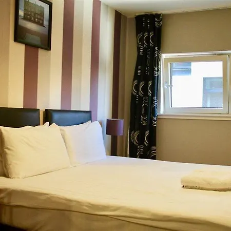 Aparthotel Metro 4*