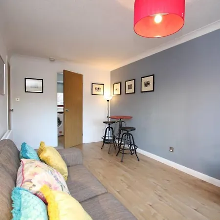 Bijou Merchant With Parking *