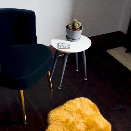 Apartament Beautiful, Traditional 2 Bed Flat W Free Parking - Pass The Keys