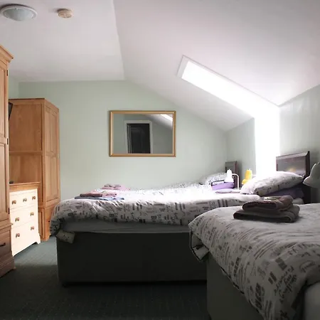 Manor Park Guest house 3*