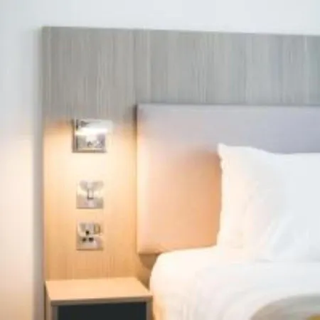 Maldron Hotel 4*