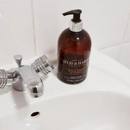 Bright 2 Bed Ground Floor Flat Next To Byres Road Glasgow