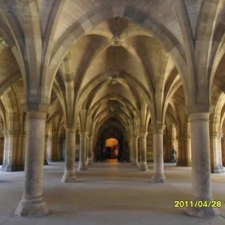 Fabulous Location, One Bedroom West End Flat, Just Off Byres Rd, Close To Sec & Hydro