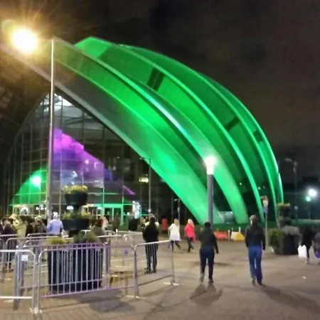 Fabulous Location, One Bedroom West End Flat, Just Off Byres Rd, Close To Sec & Hydro Apartamento *