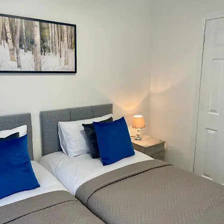 Apartment East *