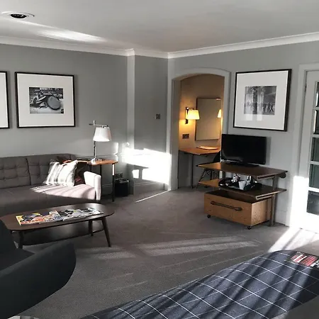 Szálloda West By Compass Hospitality 3*