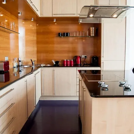 Views Centre Freeparking