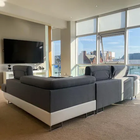 Centre 2-bed Parking Jacuzzi Bath Daire