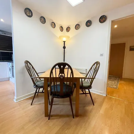 Kelvingrove 2 Bedroom - Private Parking شقة *