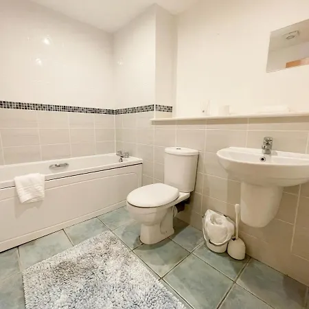 شقة Kelvingrove 2 Bedroom - Private Parking غلاسغو