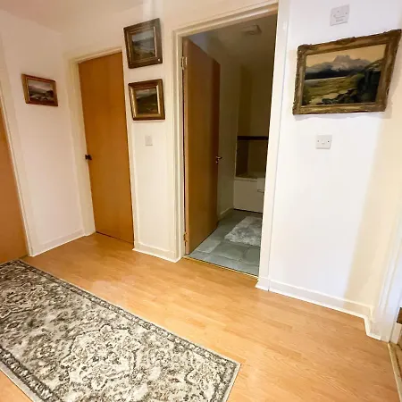 Kelvingrove 2 Bedroom - Private Parking غلاسغو