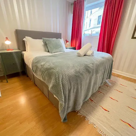 شقة Kelvingrove 2 Bedroom - Private Parking