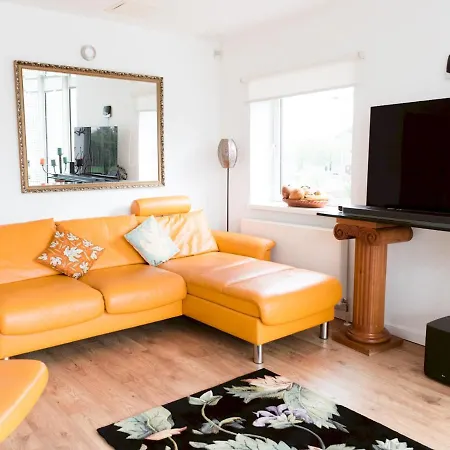 Pass The Keys Stylish 2bed Unit Apartment *