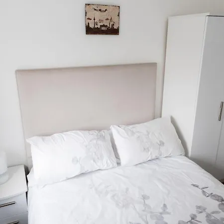 Pass The Keys Stylish 2bed Unit Apartment Glasgow