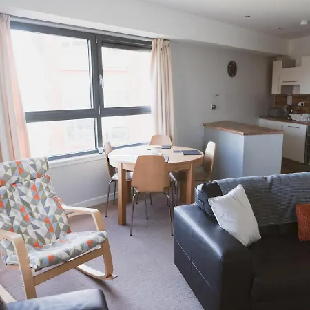 Lovely 2-bed Flat Harbour Free Parking - Pass The Keys * 글라스고