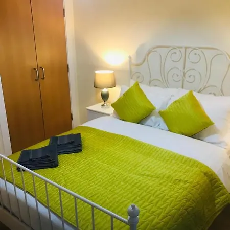 Ochiltree Апартаменты *