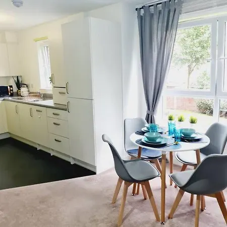 Stylish 2 Bedroom / Free Gated Parking * Glasgow