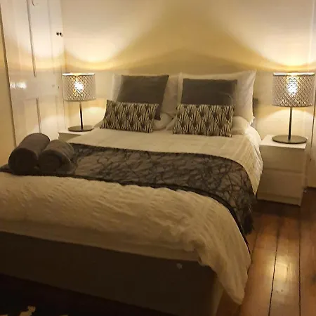 Apartamento Large 3 Bed West End Free Parking & Electric Vehicle Point