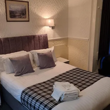 Hampton Court - Centre Guest house 3*
