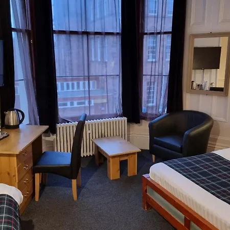 Hampton Court - Centre Guest house 3*