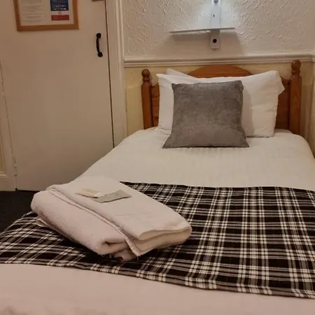 Hampton Court - Centre Guest house