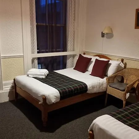 Hampton Court - Centre Glasgow