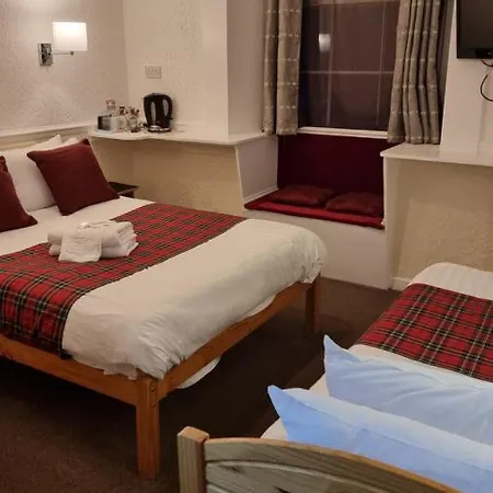 Hampton Court - Centre 3* Glasgow