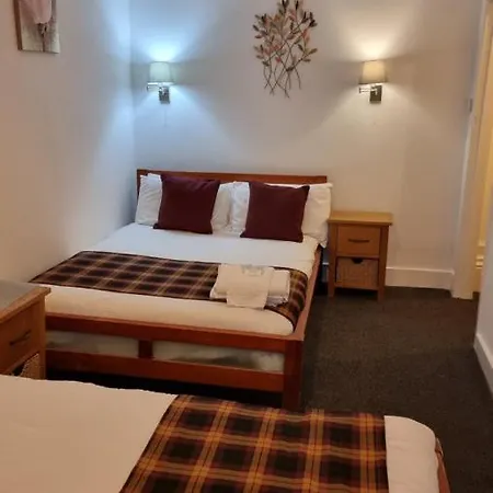 Hampton Court - Centre Guest house 3*