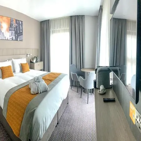 Maldron Hotel 4*