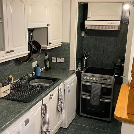 Beautiful 2 Bedroom With Balcony In Trendy West End - Ideal For Hydro, Uni, Ashton Lane & Centre * Glasgow