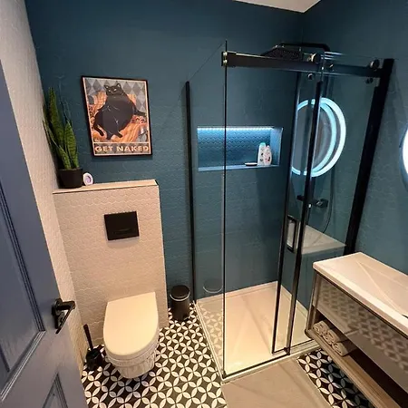 Beautiful 2bed House With Garden, Walking Distance To Town - Free Parking