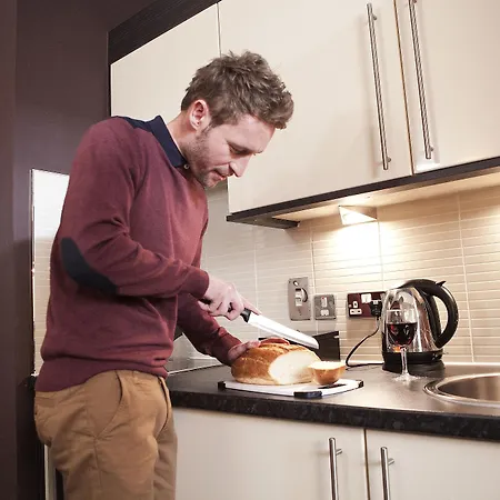 מלון דירות Fraser 4*